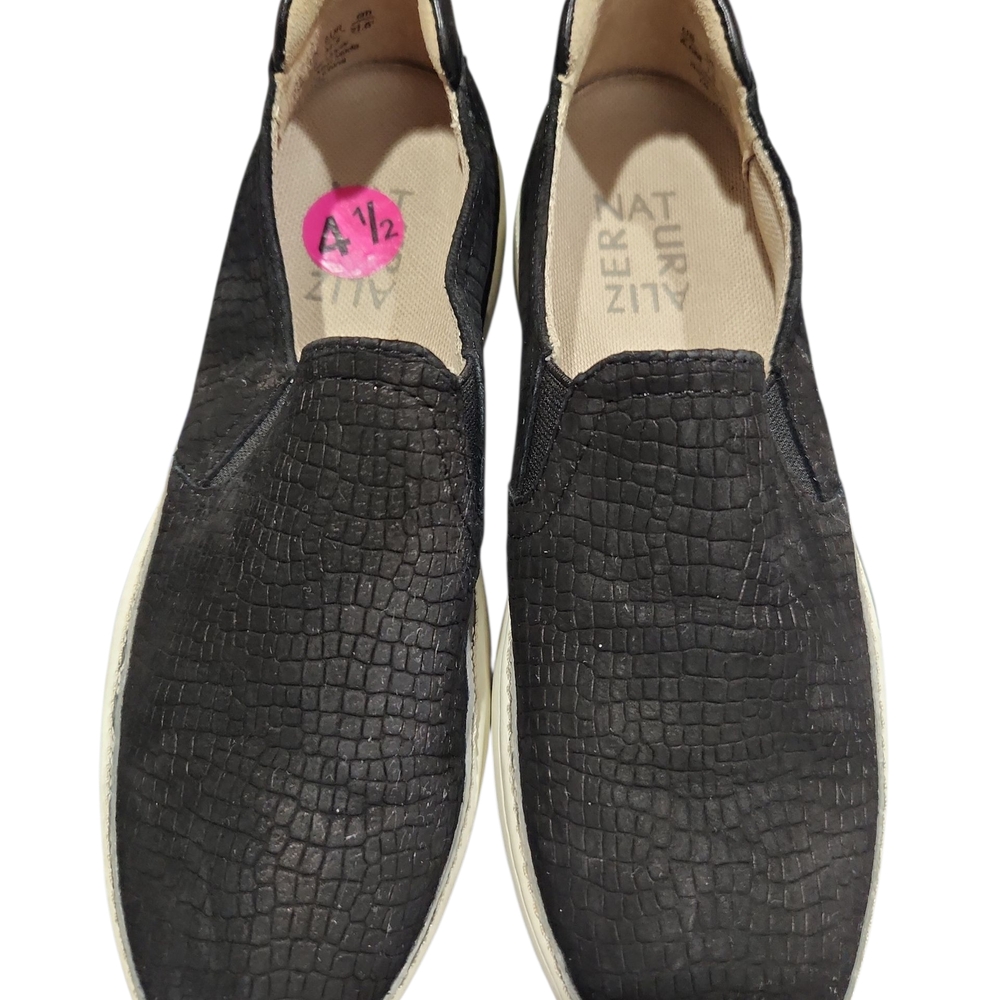 SOUL Naturalizer Black Slippers Classic Design